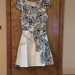 Girls black & white belted dress